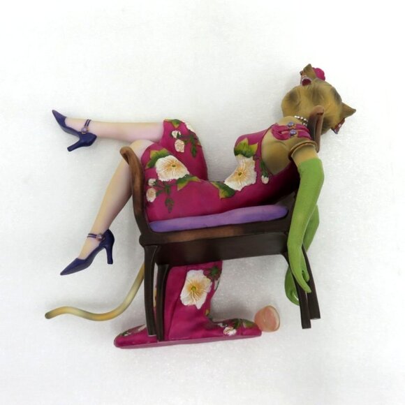 Margaret Le Van ALLEY CATS Katty Diva Cat on Chair Figurine 5" Tall - Picture 9 of 12